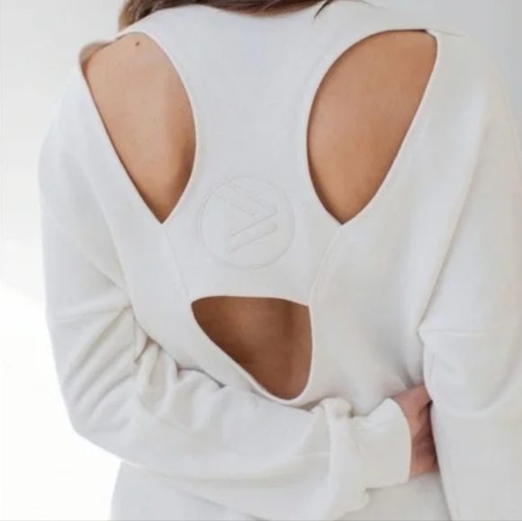 SAVVI Malia Small Cream Ivory Racerback Cut Out Detail Raw Hem Sweatshirt Small - Picture 5 of 17